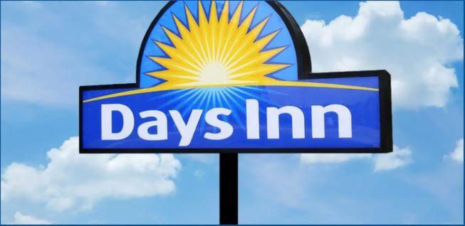Days Inn By Wyndham Baton Rouge Airport Exterior photo
